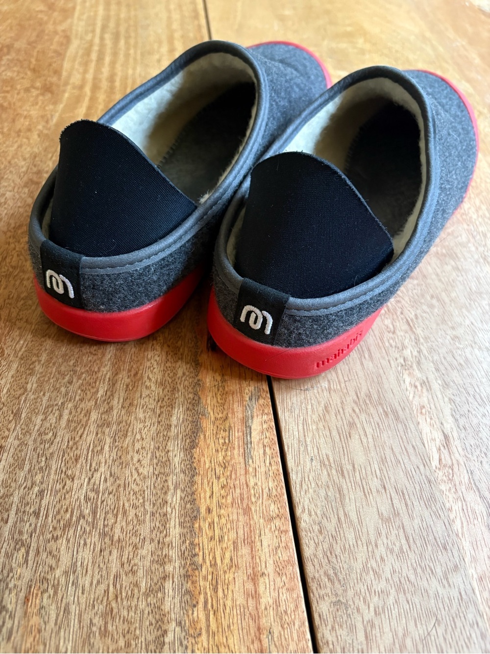 mahabis women’s Gray Wool Slip-On Slippers with Red Outsole
